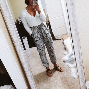 Snakeskin balloon pants Express Size Medium